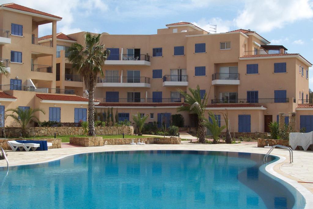 King'S Palace Apartment Paphos ภายนอก รูปภาพ