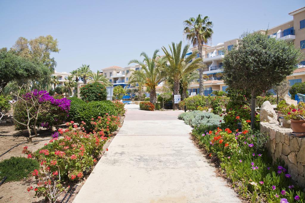 King'S Palace Apartment Paphos ภายนอก รูปภาพ