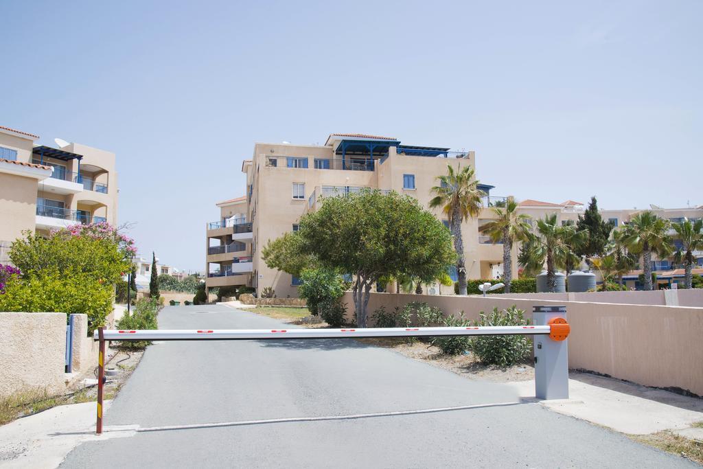 King'S Palace Apartment Paphos ภายนอก รูปภาพ