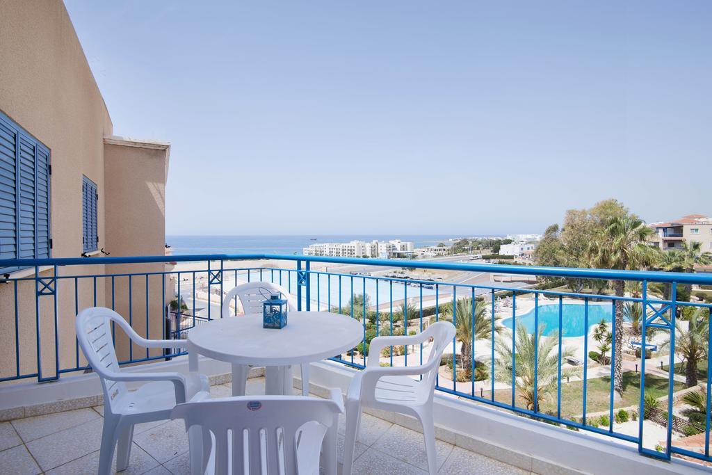 King'S Palace Apartment Paphos ภายนอก รูปภาพ