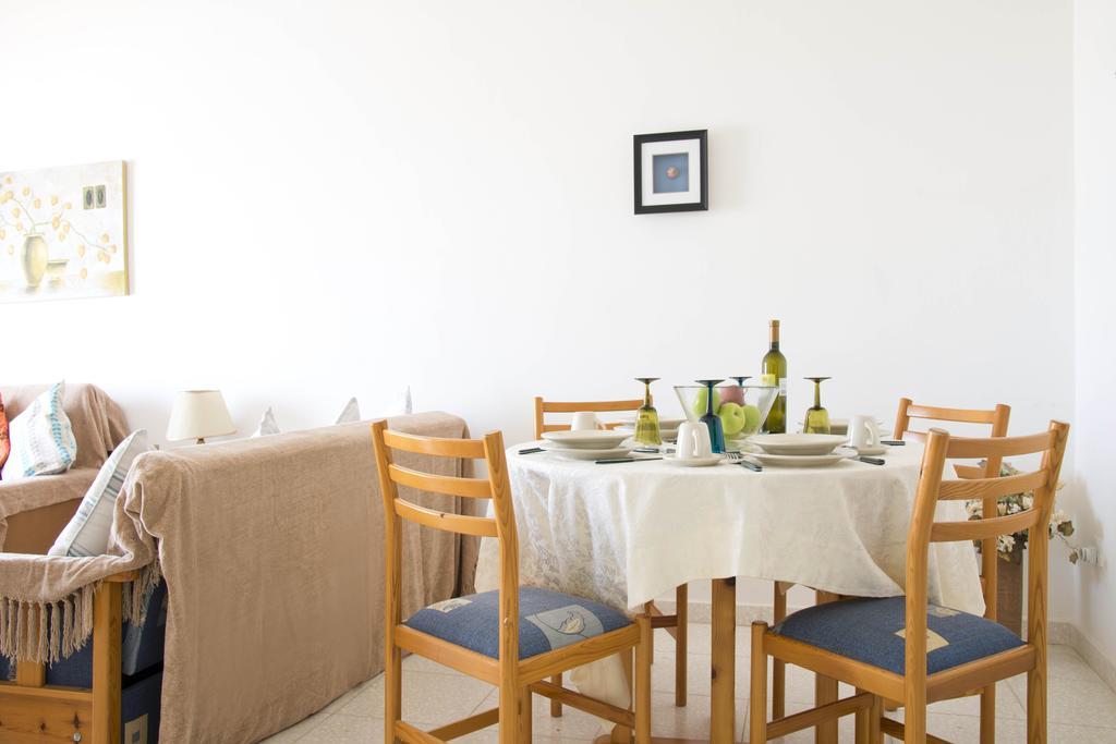 King'S Palace Apartment Paphos ภายนอก รูปภาพ