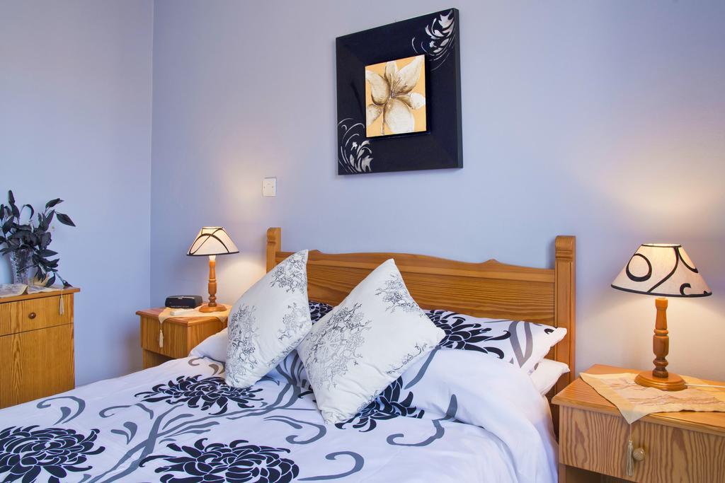 King'S Palace Apartment Paphos ภายนอก รูปภาพ